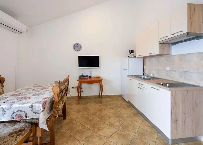Апартаменты In Crikvenica With One-bedroom 3