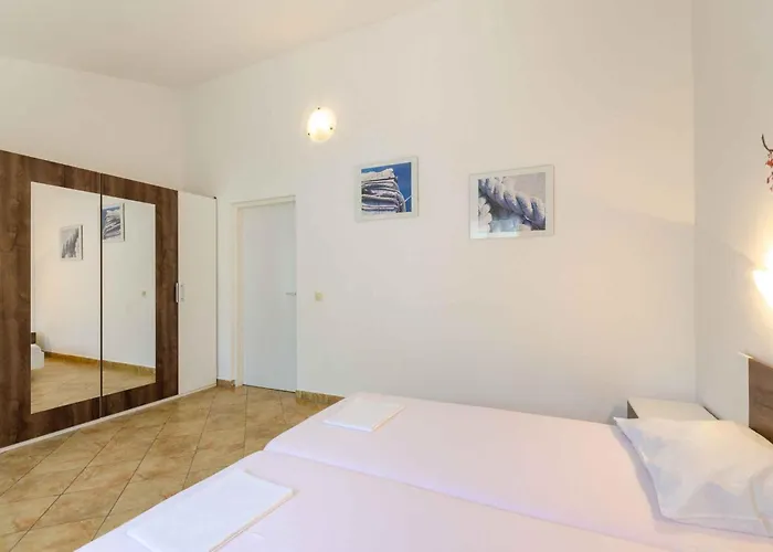 In Crikvenica With One-bedroom 3 * Цриквеница
